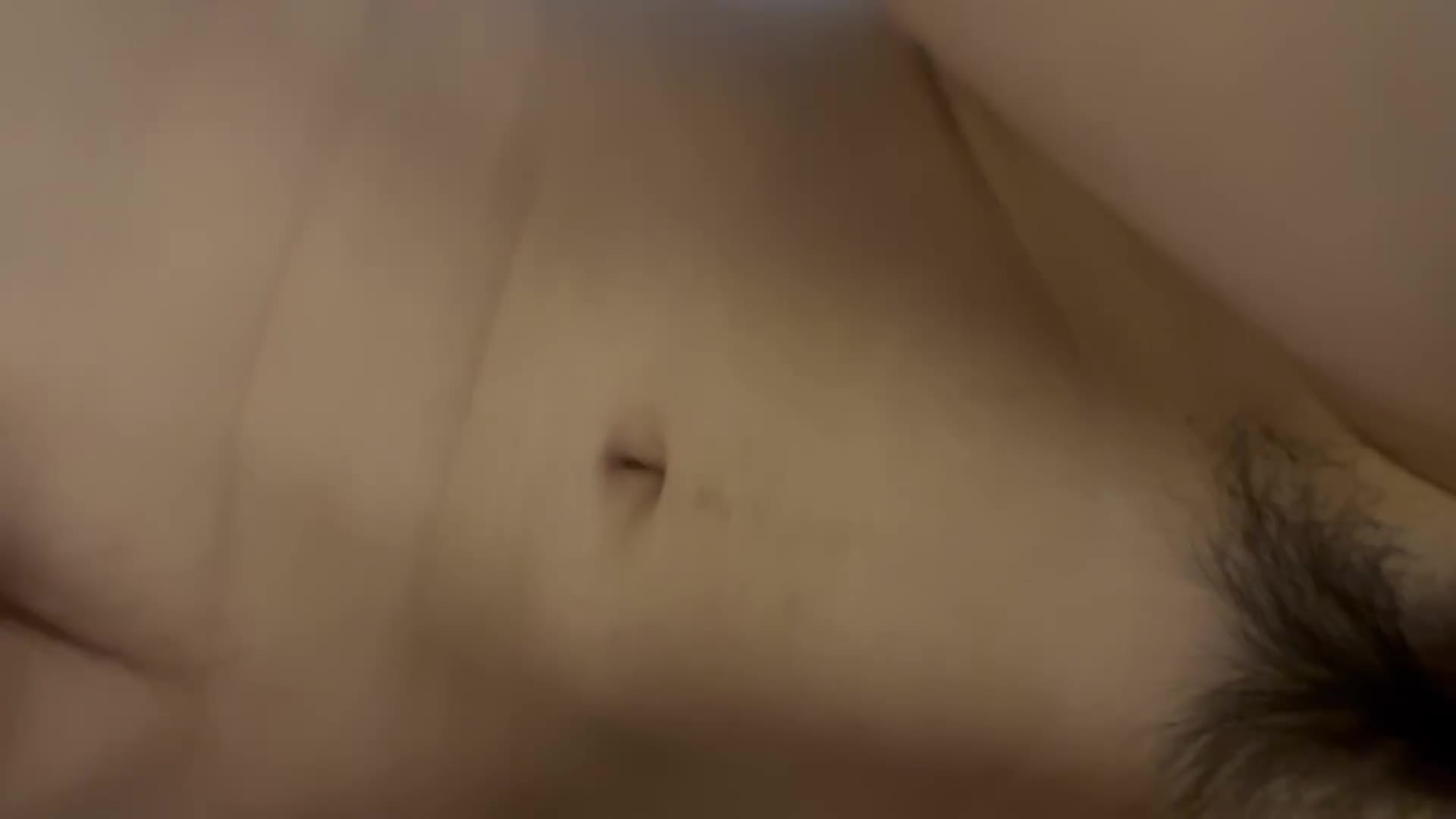 内射大学妹妹，床上躺着操(第一视角)